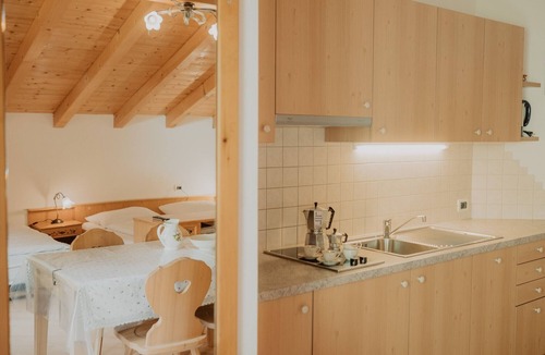 Racines Apartment | Studio 'Gogererhof App Maria' with Mountain View, Balcony & Wi-Fi