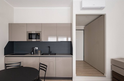 Historic Center Apartment | Studio Grey al Parco Montagnola by Wonderful Italy