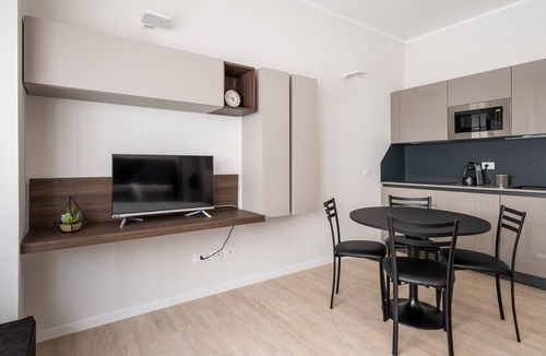 Historic Center Apartment | Studio Grey al Parco Montagnola by Wonderful Italy