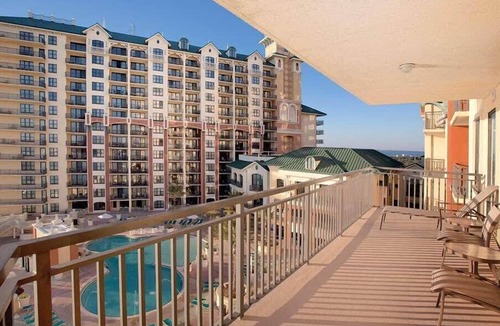 Destin Condo | Studio Harbor Walk Village | Stunning Beach!