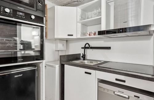 Paris City Center Apartment | Studio Herold - Place de Victoires by B'Your Home