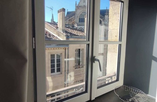Saint-Michel Apartment | Studio historic center Saint Michel