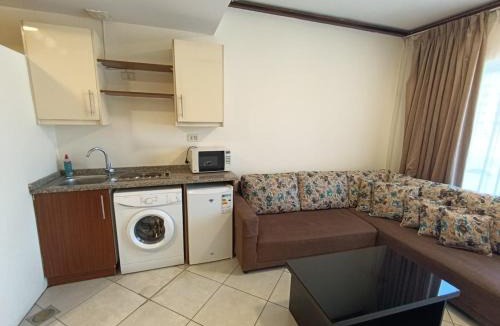 Al Swaifyeh Apartment | Studio in a prime location