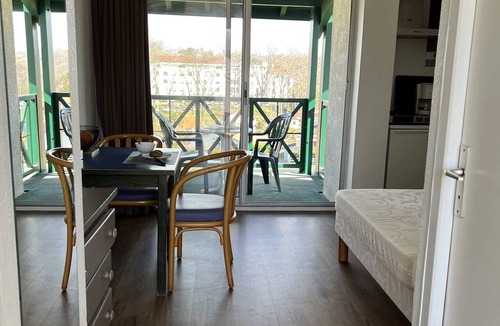 Cambo-les-Bains Apartment | Studio in Cambo-les-Bains, Internet, Parking, Pets allowed