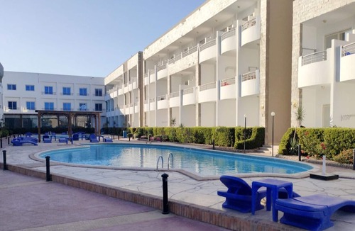 Village Road Apartment | Studio In Cecelia Resort