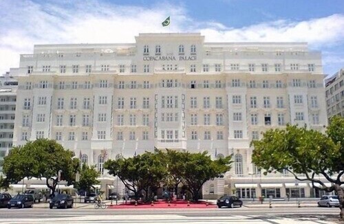 Copacabana Apartment | Studio in Copacabana close to the beach and next to the Metro, flexible check in.