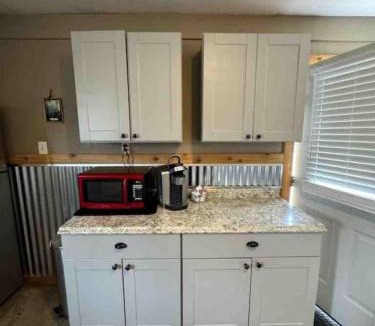 Craig House | Studio in Downtown Craig Walk to Missouri River