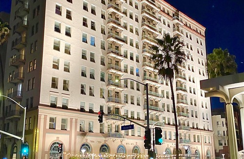 Downtown Long Beach Apartment | Studio in Downtown Long Beach