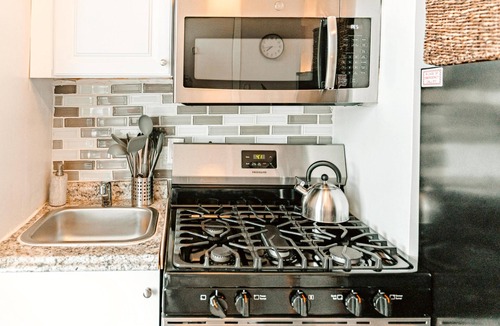 Mill River Apartment | Studio in New Haven's Little Italy