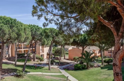 Valescure Apartment | Studio in Saint-Raphaël: Pool & Tennis