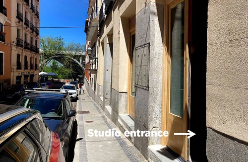 Barrio de La Latina Apartment | Studio in the historic center of Madrid. Vistillas - Palace