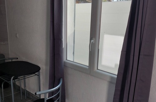 Vitrolles Apartment | STUDIO IN VITROLLES 13 BDR near Marseille TGV airport and bus station