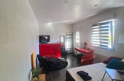 Les Salles-du-Gardon Apartment | Studio indépendant RDC, Parking privé & Wi-Fi haut débit