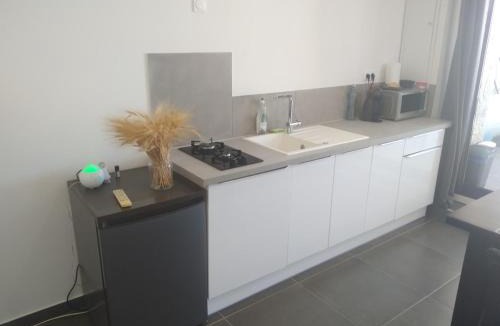 Saint-Savournin Apartment | studio indépendant terrasse et piscine avec accés limité mais privatisée