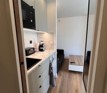 Bourg-le-Comte Apartment | Studio indépendant au calme avec terrasse
