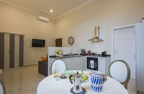 Santa Croce Apartment | Studio Iris in piazza Beccaria in Florence by Mmega