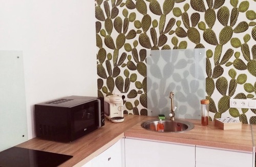 Le Creusot Apartment | Studio Jardint-Studio-Standard-Ensuite-Garden view