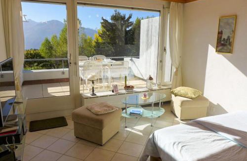 Montana Apartment | Studio Jeanne D'Arc Apt- B-11 by Interhome