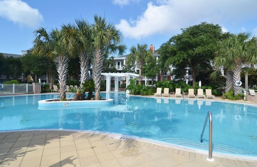 Baytowne Wharf Apartment | Studio ~ Kitchenette ~ Pool ~ Fitness Center