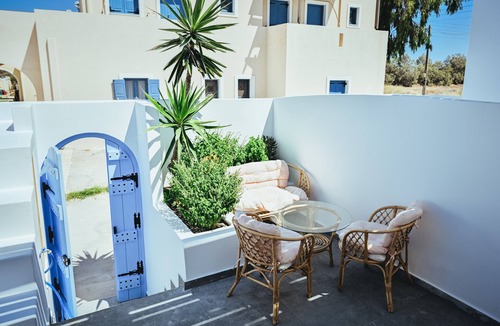 Monolithos Apartment | Studio Kocis with jacuzzi