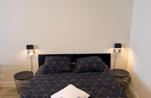 Nevers Apartment | Studio L'étape Bourguignonne situé au 1er étage