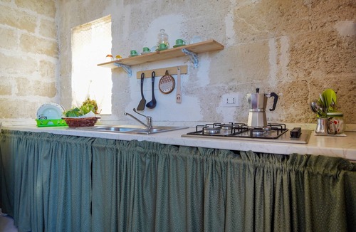 L'Assunta Apartment | Studio "La Casa Di Marta" with Shared Garden and Wi-Fi