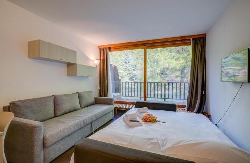 San Sicario Alto Apartment | Studio La Finestra Sulle Piste - Happy Rentals