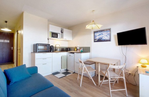 Auris Apartment | Studio "La Meije Mountain View" with Balcony and Mountain Views