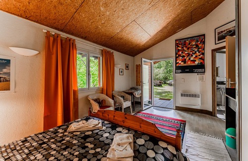 Mios Apartment | Studio "Le Cabanon Mios" with Private Terrace and Wi-Fi