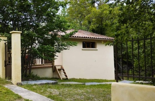 Mayres Apartment | Studio "Le Cabouin" in the middle of nature at the foot of the hikes