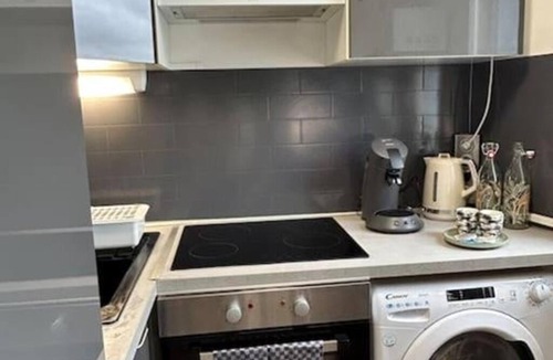 Chartres Apartment | Studio LE COSY JUNGLE close to the station and historic center