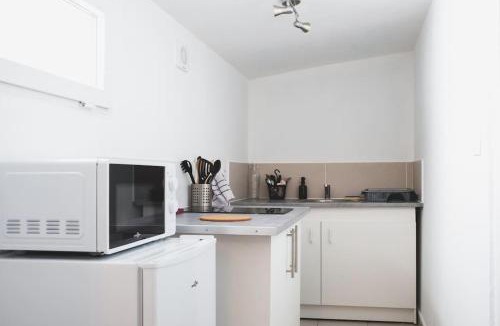 Sainte-Gemmes-sur-Loire Apartment | Studio Le Fresne