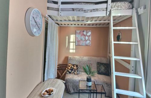 Evreux Apartment | STUDIO LE SAUMON FACE GARE EVREUX