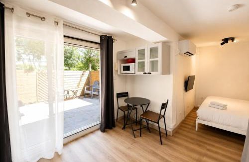 Le Beausset Apartment | Studio "Le Yellow" avec terrasse et parking