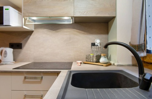 Pecou Apartment | Studio 'Les Fleurs' with Wi-Fi
