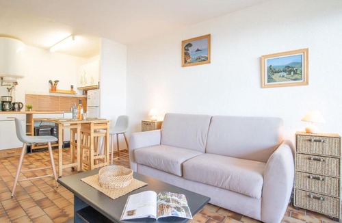 Saint-Aygulf Apartment | Studio Les Louvans-3 by Interhome