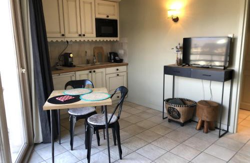 Duingt Apartment | Studio les pieds dans l'eau