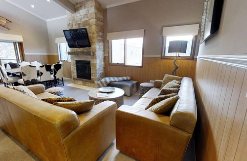 Perisher Valley Apartment | Studio Loft 9-1 - A well appointed self contained studio loft apartment