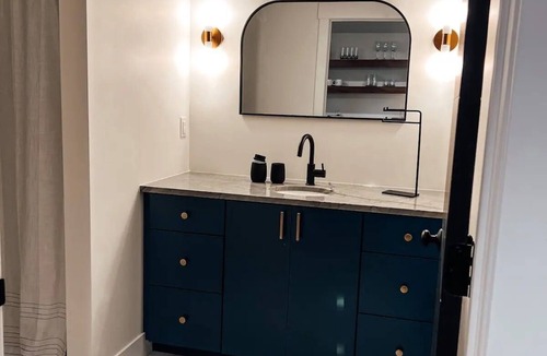 Peosta Apartment | Studio Loft great location just off Hwy 20.