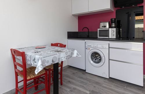 Magescq Apartment | Studio "Marrocq" with Shared Garden