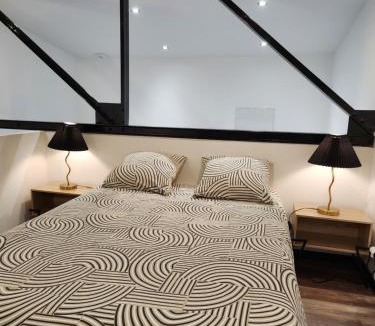 Elbeuf Apartment | Studio mezzanine centre-ville