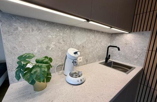 Han-sur-Lesse Apartment | Studio moderne avec balcon , centre Han-sur-Lesse ,5 min Grottes