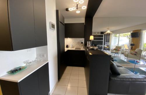 Arcachon Apartment | Studio moderne avec terrasse vue plage et parking à Arcachon - FR-1-474-205