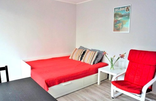 Aix-les-Bains City Center Apartment | Studio moderne et fonctionnel avec WiFi, Aix-les-Bains - FR-1-555-37