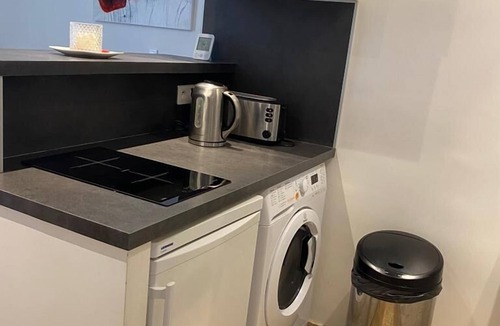 Cannes City Centre Apartment | Studio Moderne proche du Centre et plages de Cannes