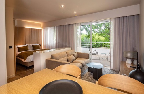 Baillargues Apartment | Studio Moderne | Vue Jardin | Piscine & Spa