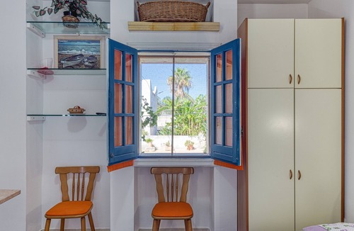Torre Pali Apartment | Studio Monolocale Margherita with Sea View, Balcony & Wi-Fi