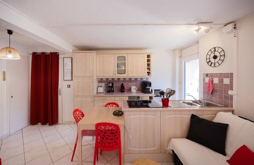 Aix-les-Bains City Center Apartment | Studio Montcalm with Shared Pool, Wi-Fi, and Parking