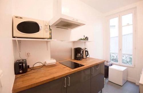 Quartier des Grandes-Carrieres Apartment | Studio Montmartre