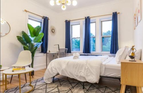 East Avenue Apartment | Studio Near Downtownqueenbdhighfallwi-fi